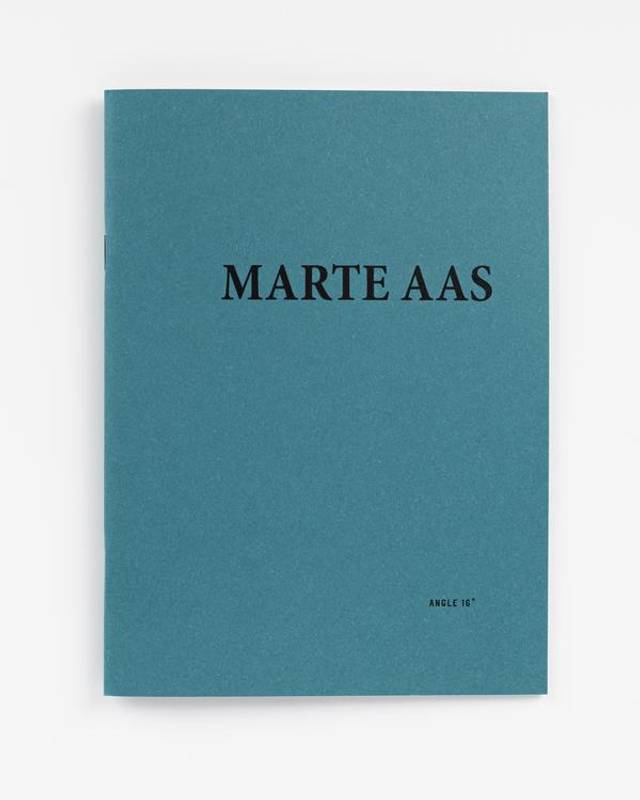 Marte Aas - Sitters, Angle 16°